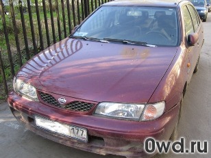 Битый автомобиль Nissan Almera