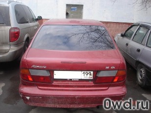 Битый автомобиль Nissan Almera