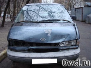 Битый автомобиль Toyota Previa