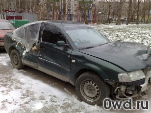 Битый автомобиль Volkswagen Passat