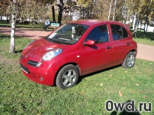 Битый автомобиль Nissan Micra