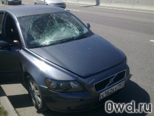 Битый автомобиль Volvo S40