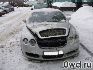 Битый автомобиль Bentley Continental GT