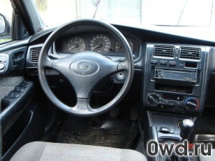 Битый автомобиль Toyota Carina E