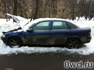 Битый автомобиль Opel Vectra