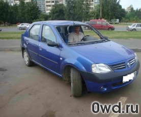 Битый автомобиль Renault Logan