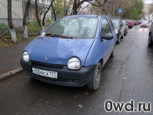 Битый автомобиль Renault Twingo