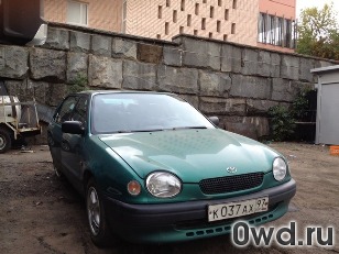 Битый автомобиль Toyota Corolla