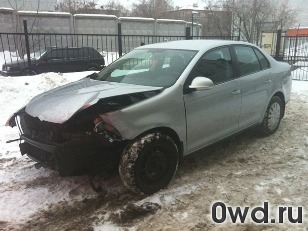 Битый автомобиль Volkswagen Jetta