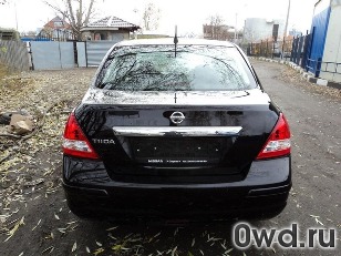 Битый автомобиль Nissan Tiida