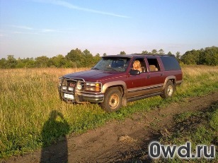 Битый автомобиль Chevrolet Suburban