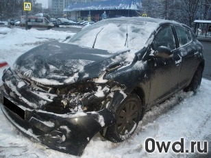 Битый автомобиль Renault Megane