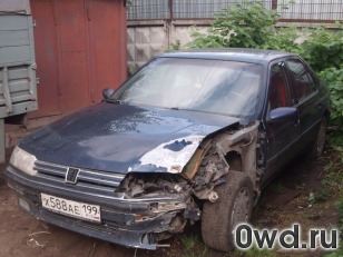 Битый автомобиль Peugeot 605