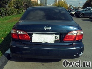 Битый автомобиль Nissan Maxima