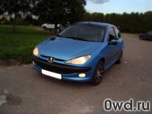 Битый автомобиль Peugeot 206