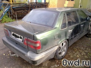 Битый автомобиль Volvo 850