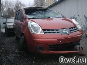 Битый автомобиль Nissan Note