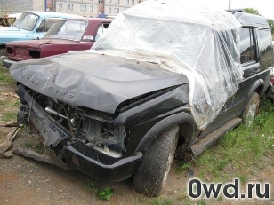 Битый автомобиль Land Rover Discovery