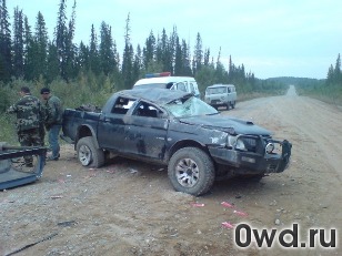 Битый автомобиль Mitsubishi L 200