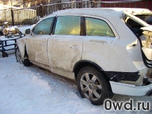 Битый автомобиль Audi Q7