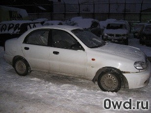 Битый автомобиль Chevrolet Lanos