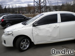 Битый автомобиль Toyota Corolla