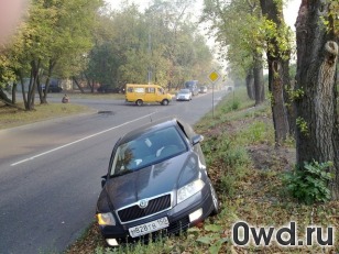 Битый автомобиль Skoda Octavia