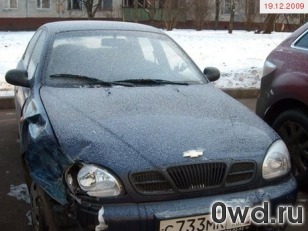 Битый автомобиль Chevrolet Lanos