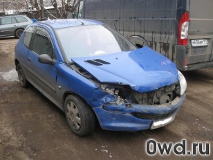 Битый автомобиль Peugeot 206