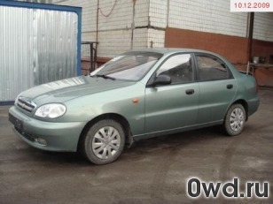 Битый автомобиль Chevrolet Lanos