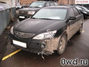 Битый автомобиль Toyota Camry