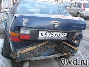 Битый автомобиль Volkswagen Passat