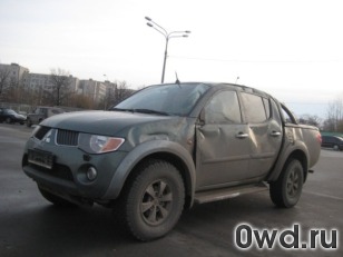 Битый автомобиль Mitsubishi L 200