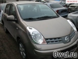 Битый автомобиль Nissan Note