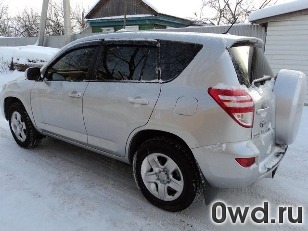 Битый автомобиль Toyota RAV4