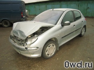 Битый автомобиль Peugeot 206