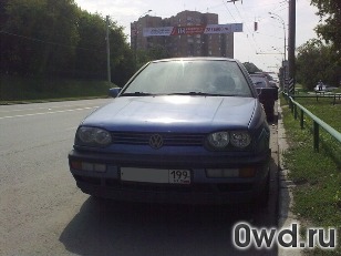 Битый автомобиль Volkswagen Golf