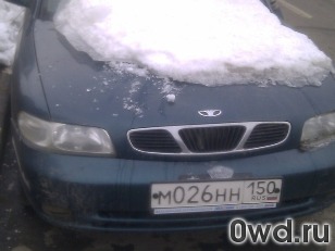 Битый автомобиль Daewoo Nubira