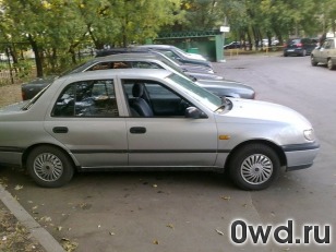 Битый автомобиль Nissan Sunny