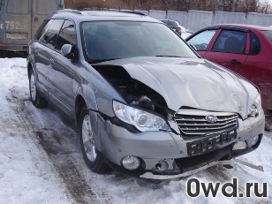 Битый автомобиль Subaru Outback