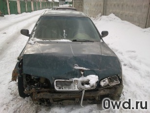 Битый автомобиль Rover 600