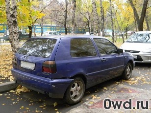 Битый автомобиль Volkswagen Golf