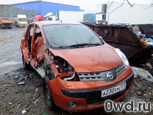 Битый автомобиль Nissan Note