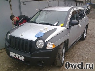 Битый автомобиль Jeep Compass