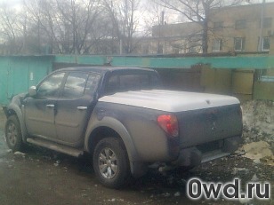 Битый автомобиль Mitsubishi L 200