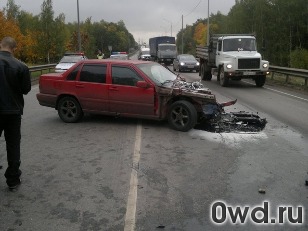 Битый автомобиль Volvo S70