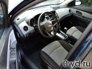 Битый автомобиль Chevrolet Cruze