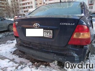 Битый автомобиль Toyota Corolla