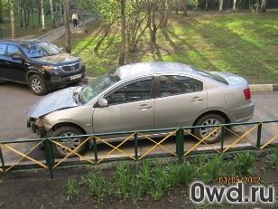 Битый автомобиль Mitsubishi Galant