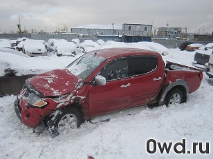 Битый автомобиль Mitsubishi L 200